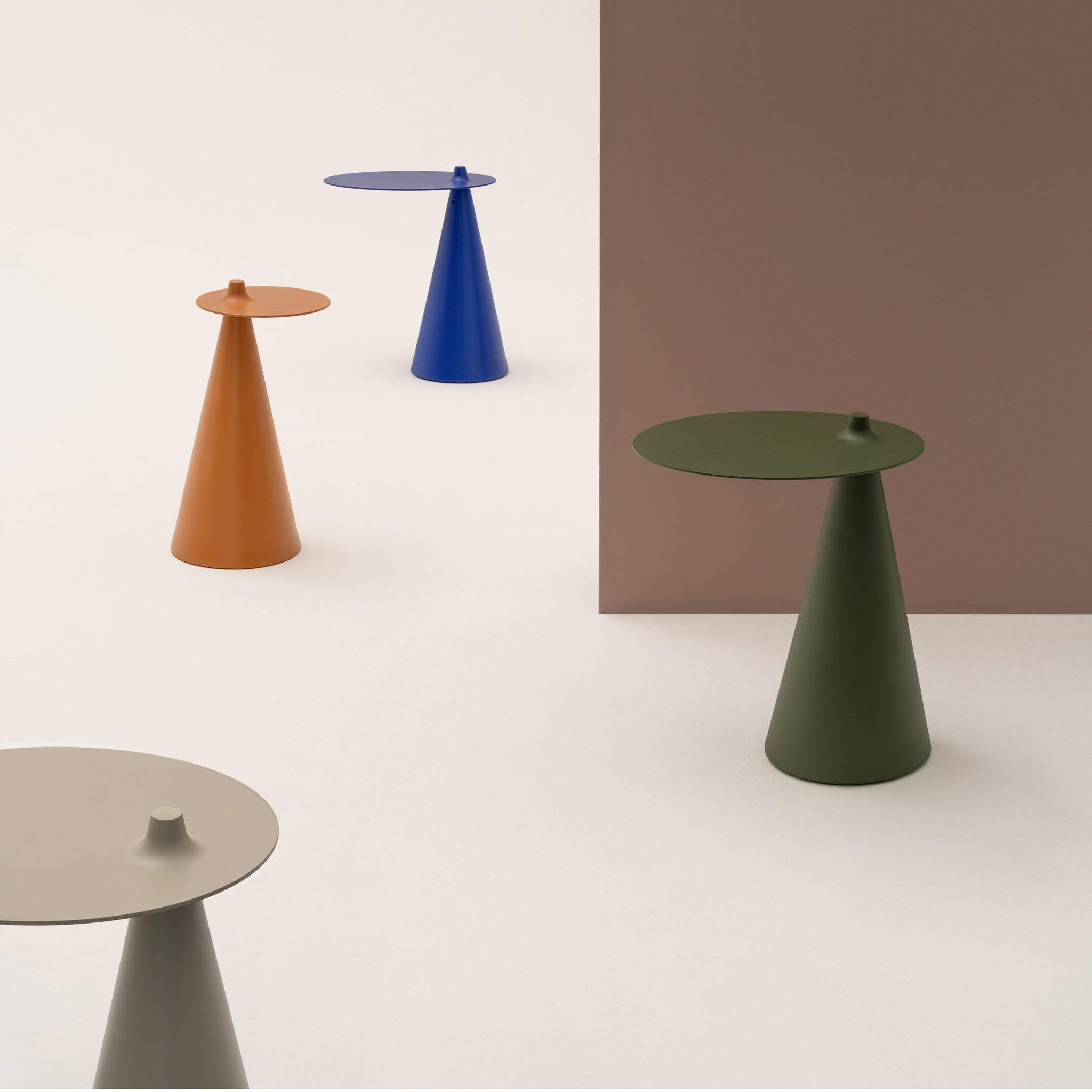 イギリス Established&Sons Zero-In テーブル 26万 Established & Sons 'Fez' Oval Side Table by Nao Tamura – Jane
