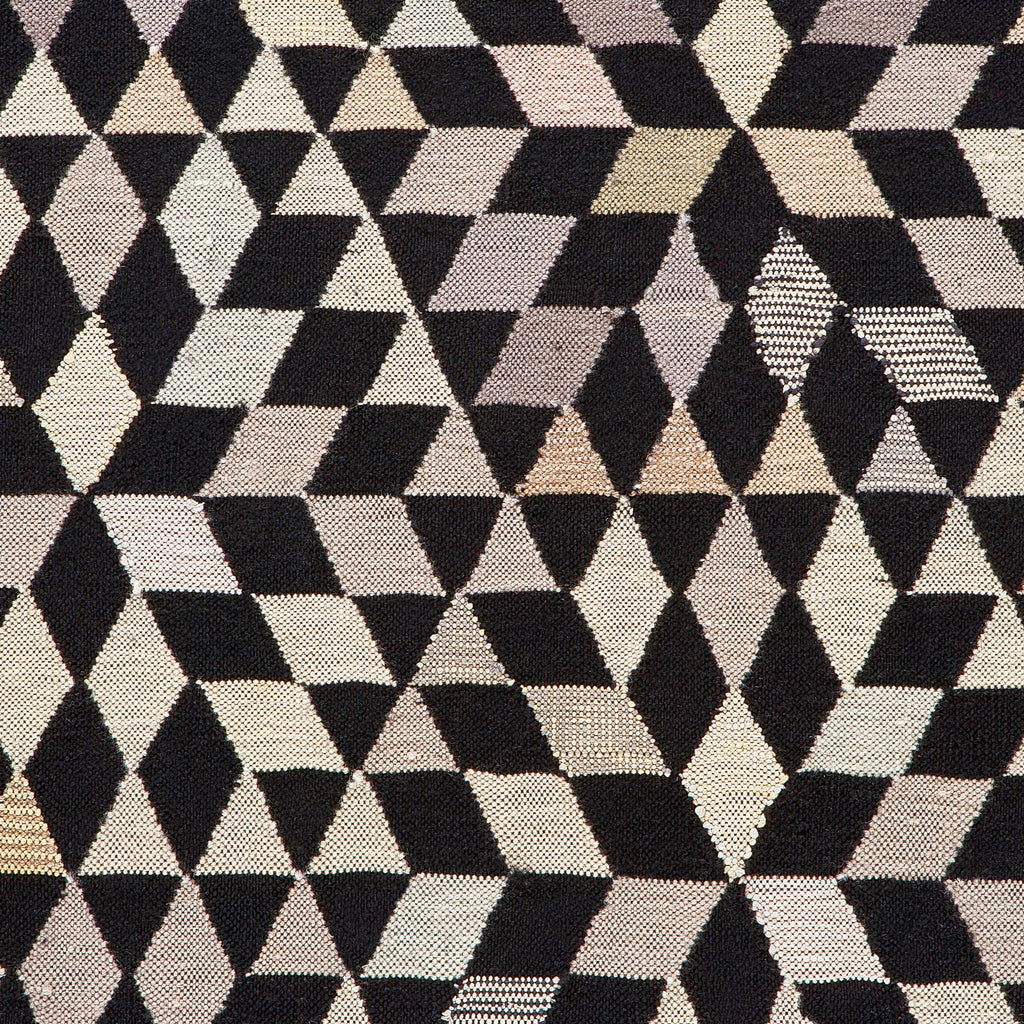 Golran 1898 Diamond Black Cream Rug by Bertjan Pot Detail