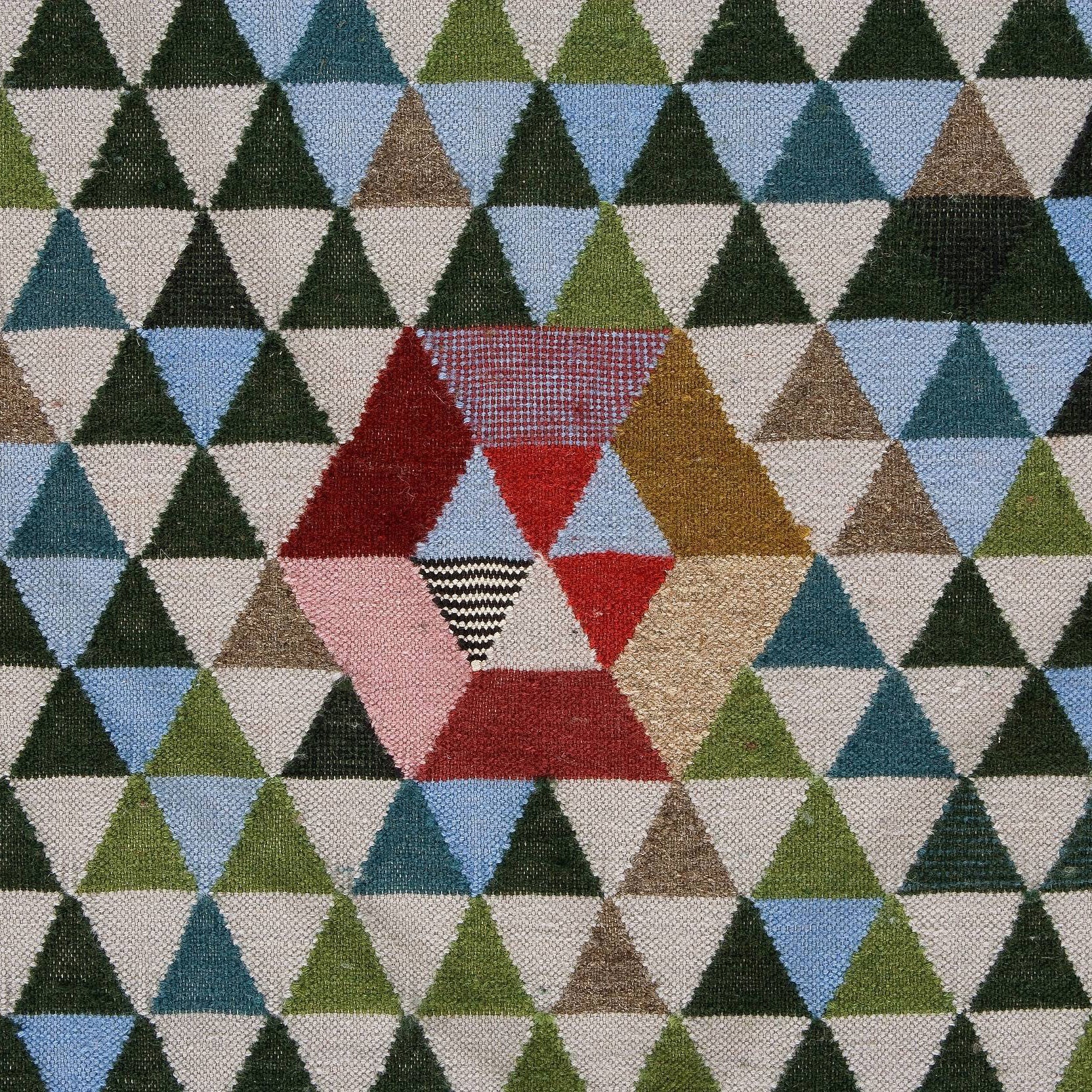 Golran 1898 Trianglehex Sweet Green Rug by Bertjan Pot Detail