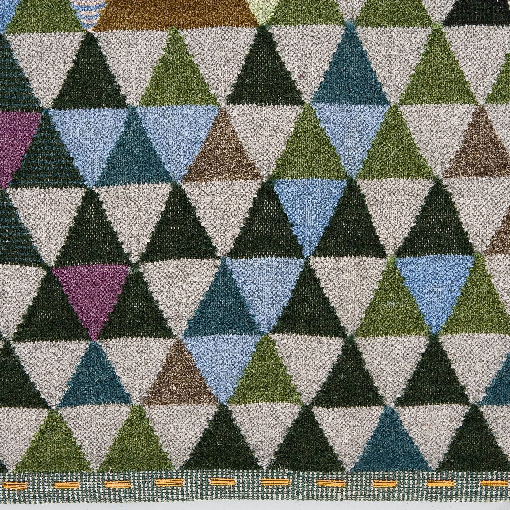 Golran 1898 Trianglehex Sweet Green Rug by Bertjan Pot Detail