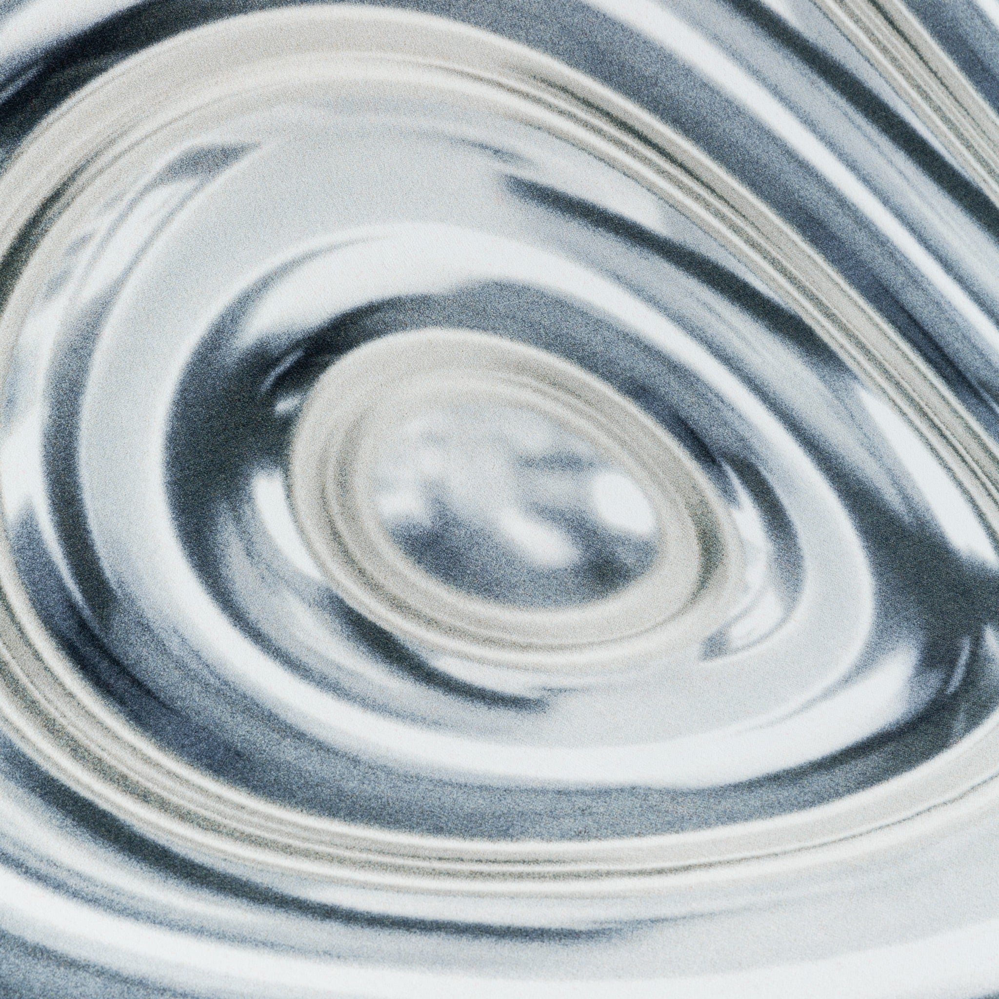 Moooi Carpets 'Ripples In Silver' Rug Detail