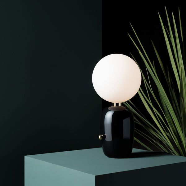 Parachilna 'Aballs M' Table Lamp - Black by Jaime Hayon Roomset